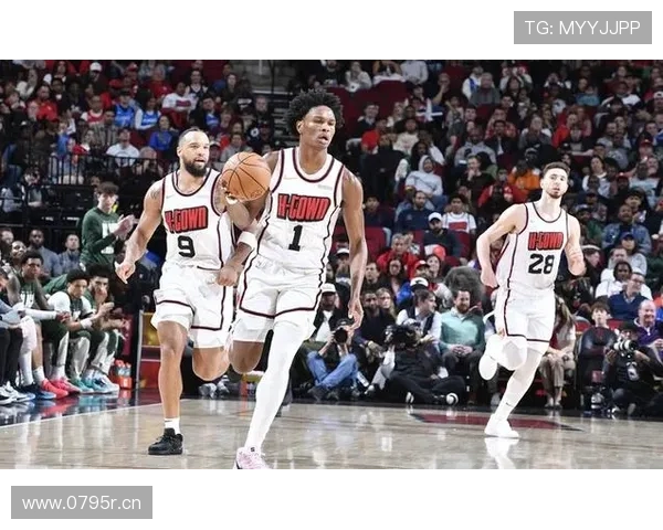 乌度卡点评防守激进 赞申京出手选择优秀